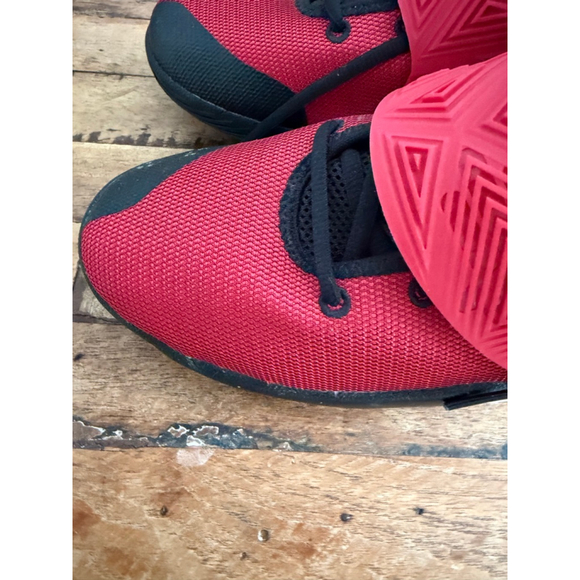 Boys Nike Kyrie Flytrap IV Red Black Sneakers 5 (Big Boy) - Picture 4 of 10